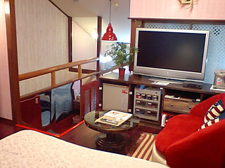 大洲市/ＲＩＶＥＲ(ホテルリバー)/B-12号室/ベッドからの部屋の眺め