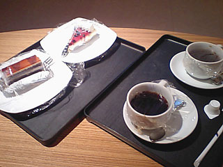 宇和島市/ホテル ノエル(Private Hills Noel)/104号室“Mode”/コーヒーとケーキ